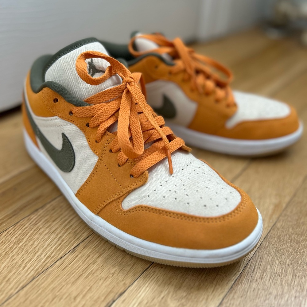Air Jordan 1 Low SE Curry/Ceramic